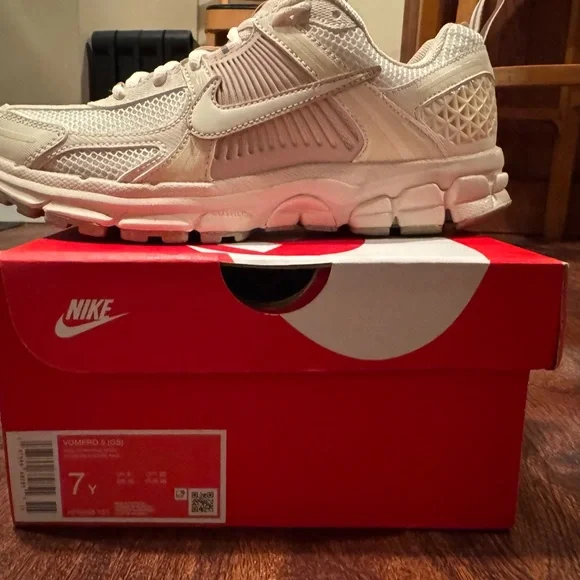 Nike Vomero 5 Pale Ivory - Picture 7 of 8